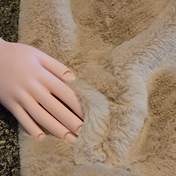 The Impeccable Pig Open Front Cream Faux Fur Vest Ultra Soft Women's S - Picture 7 of 15